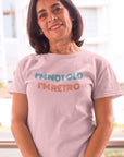 im-not-old-im-retro-pink-t-shirt-portrait-of-an-elder-woman-wearing-a-tee-mockup-holding-a-bag