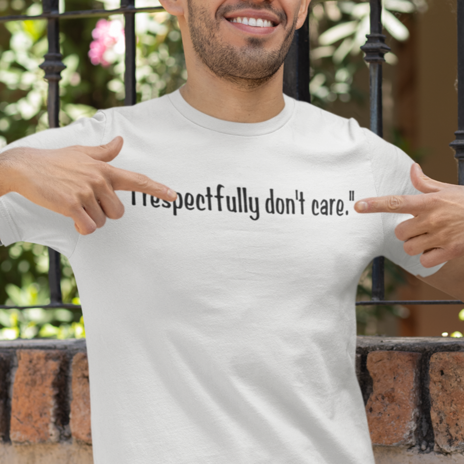 mockup-of-a-bearded-man-happily-pointing-at-his-t-shirt